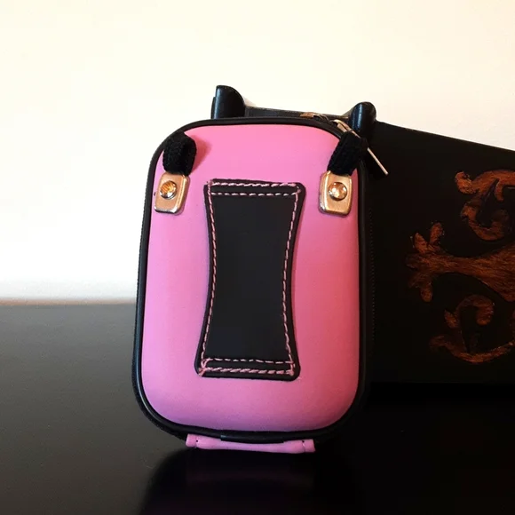 Hello Kitty Multi-Purpose Belt Case Earbuds, Keys, I.D. - Picture 2 of 5